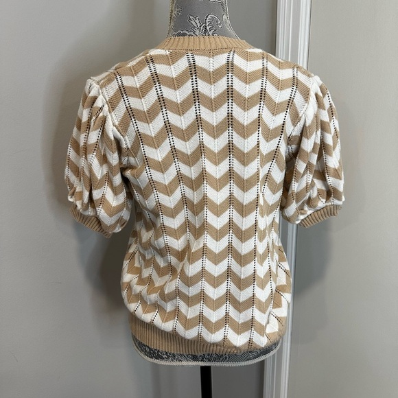 DG2 by Diane Gilman Puff-Sleeve Zig Zag Knit Chevron Cardigan. Tan/ White. Sz: M - Picture 2 of 13